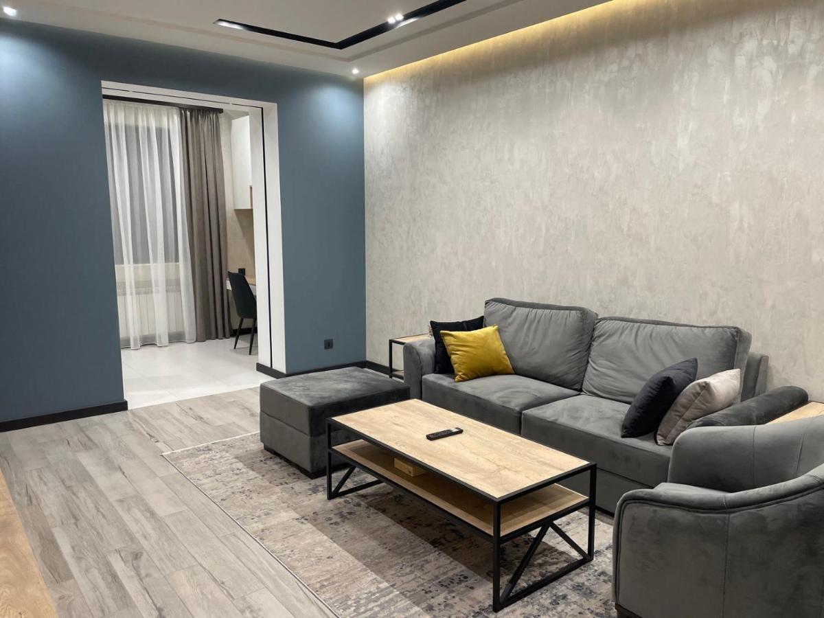 Luxury Modern Apartment In The Center Of Jerevan Exteriör bild