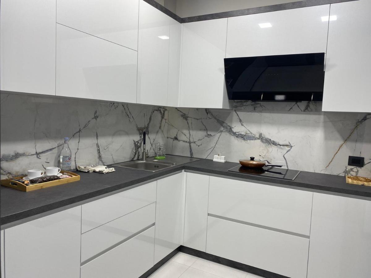 Luxury Modern Apartment In The Center Of Jerevan Exteriör bild